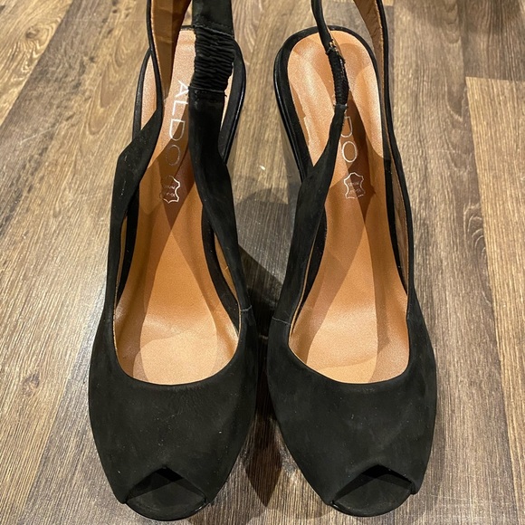 ALDO suede wedges size 38 worn a few times - Picture 2 of 2